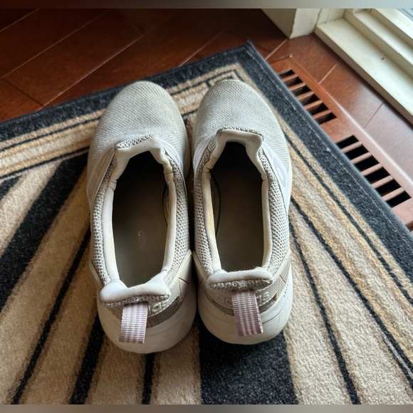 Slip on Adidas Running shoes - Picture 9 of 9